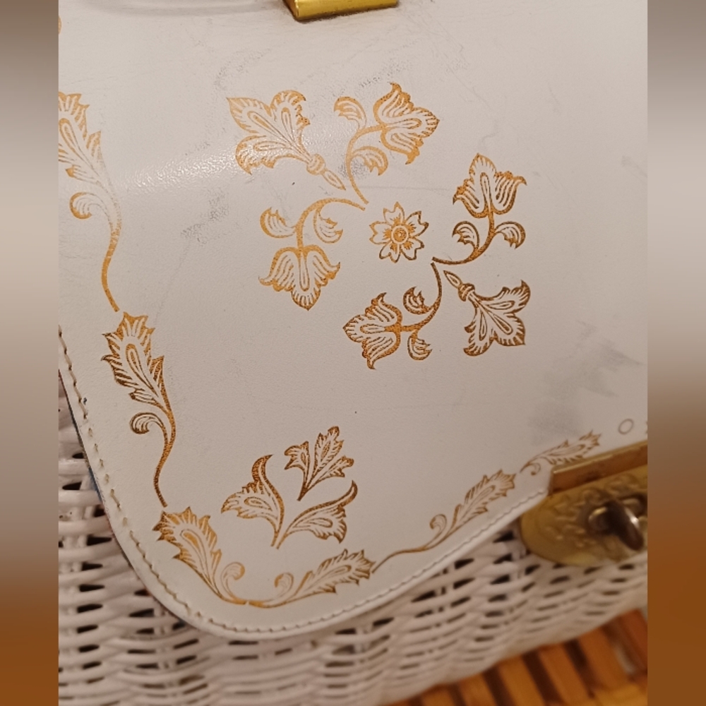Gladys Golden Italian Vintage White Wicker Bag W/ Plaid Interior - Picture 4 of 15